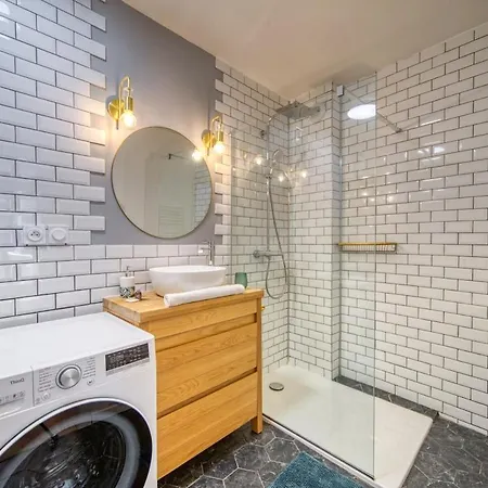 Appartement Beautiful Contemporary With Parking *